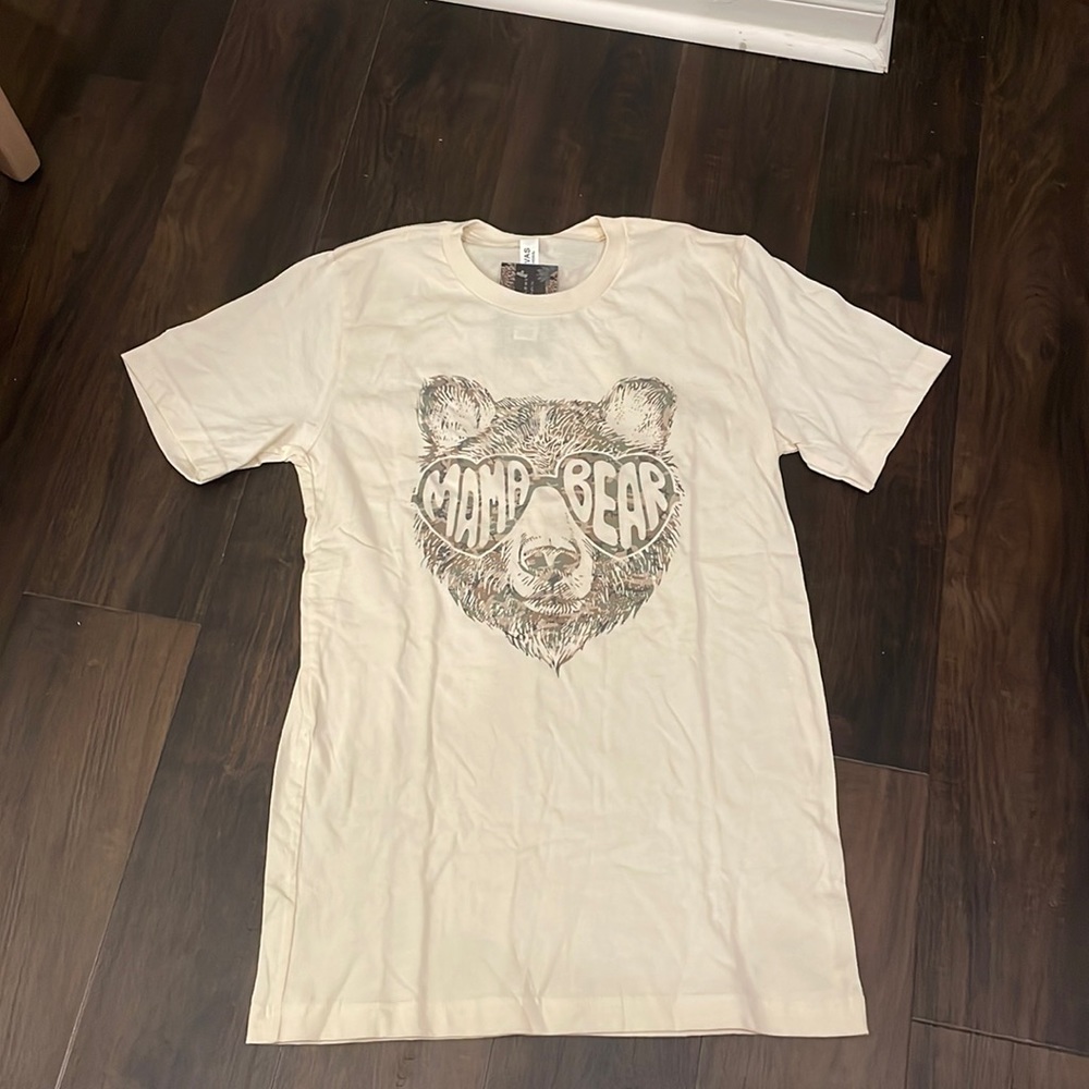Mama Bear t-shirt NWT size small